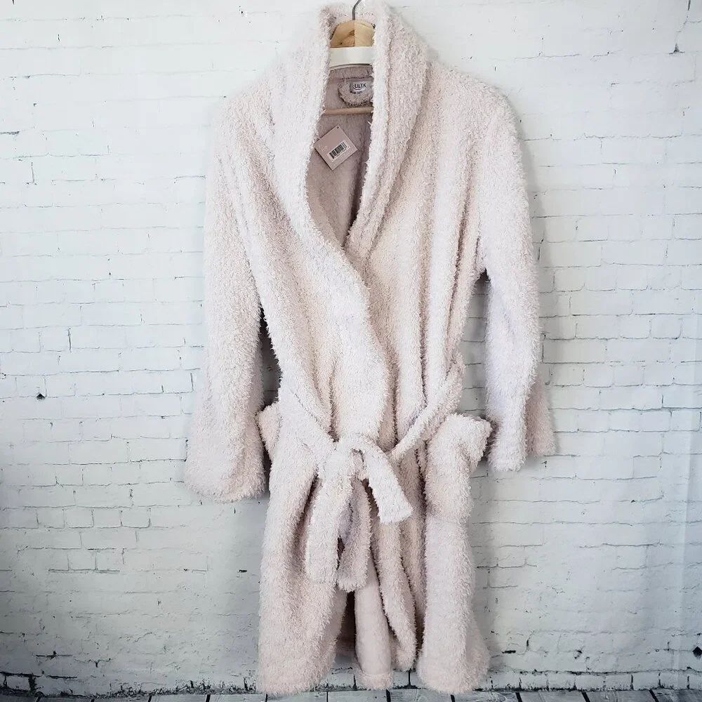 Ulta Plush Bathrobe Size L / XL Short Pockets Light Pink Soft Cozy NEW